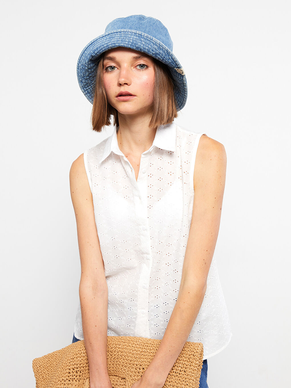 LC Waikiki Front Button Closure Embroidered Sleeveless Poplin Women's Shirt -S2JD29Z8-R9K