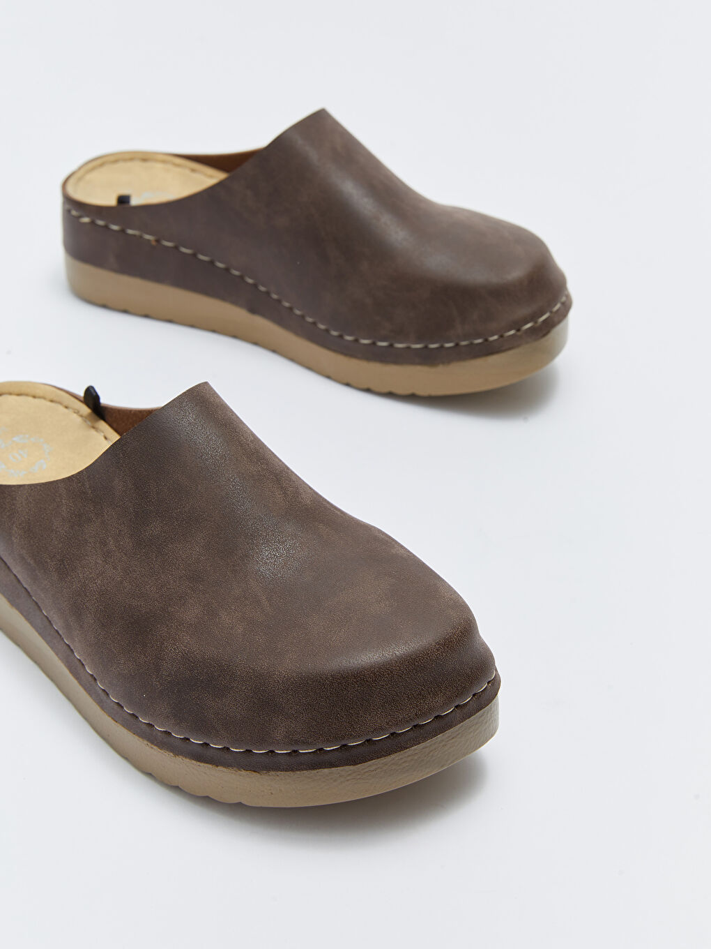 Kahverengi Önü Kapalı Kalın Taban Kadın Terlik-2