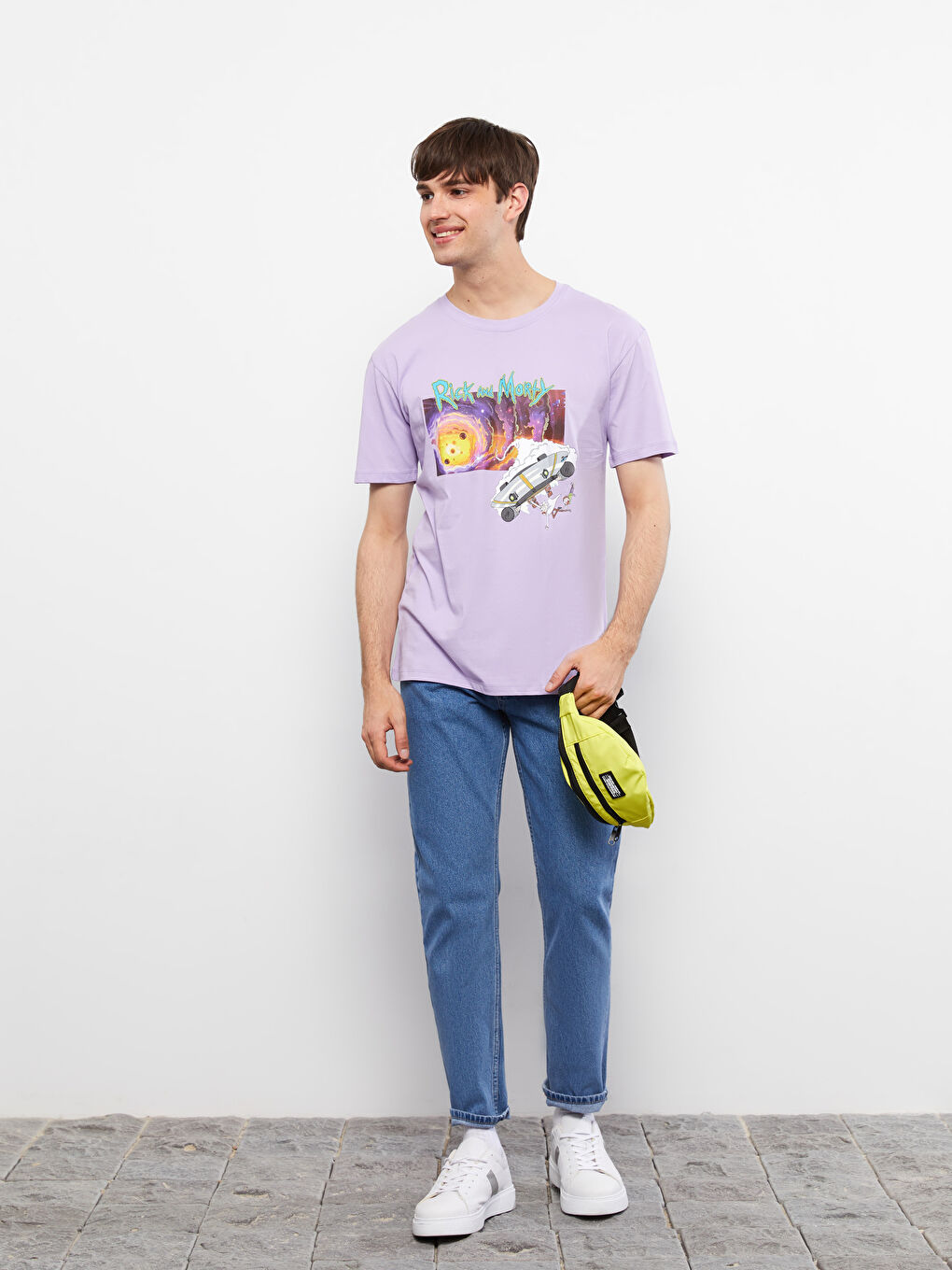 Lila Bisiklet Yaka Kısa Kollu Rick and Morty Baskılı Penye Erkek Tişört