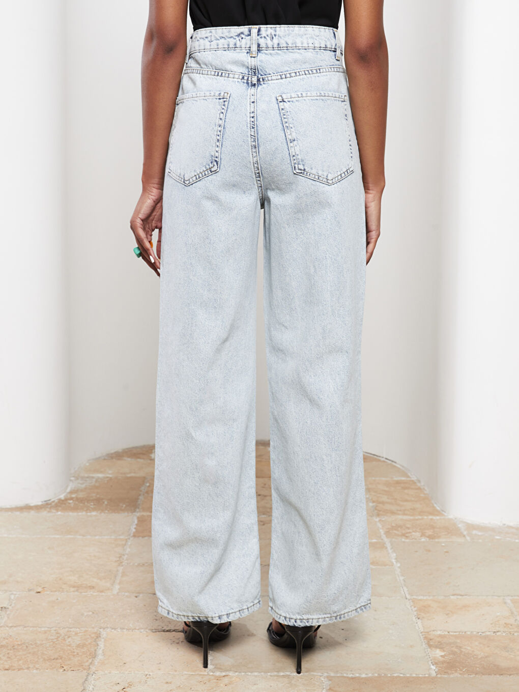 Women's High Waist Wideleg Straight Pocket Detailed Jean Trousers-4