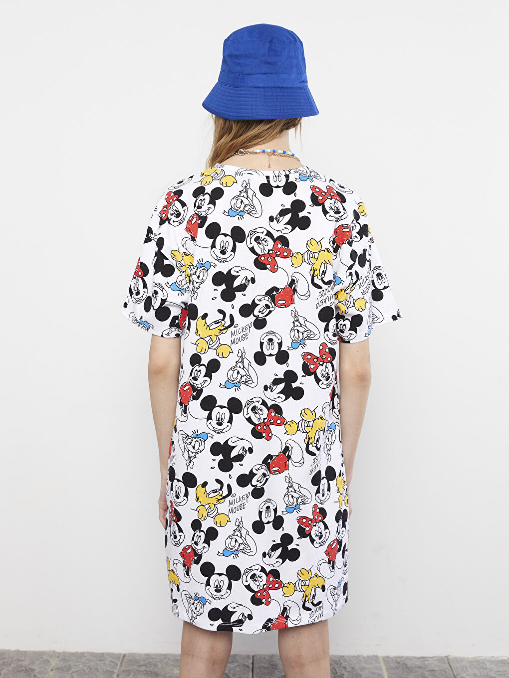 Beyaz Bisiklet Yaka Mickey Mouse Baskılı Kısa Kollu Pamuklu Kadın Elbise-4