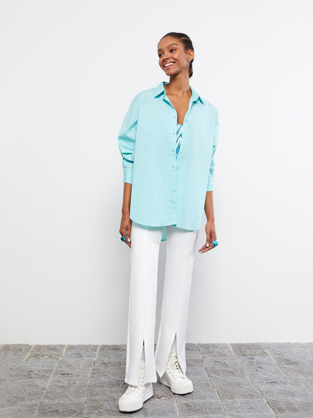 Turkuaz Önden Düğme Kapamalı Düz Uzun Kollu Poplin Kadın Gömlek