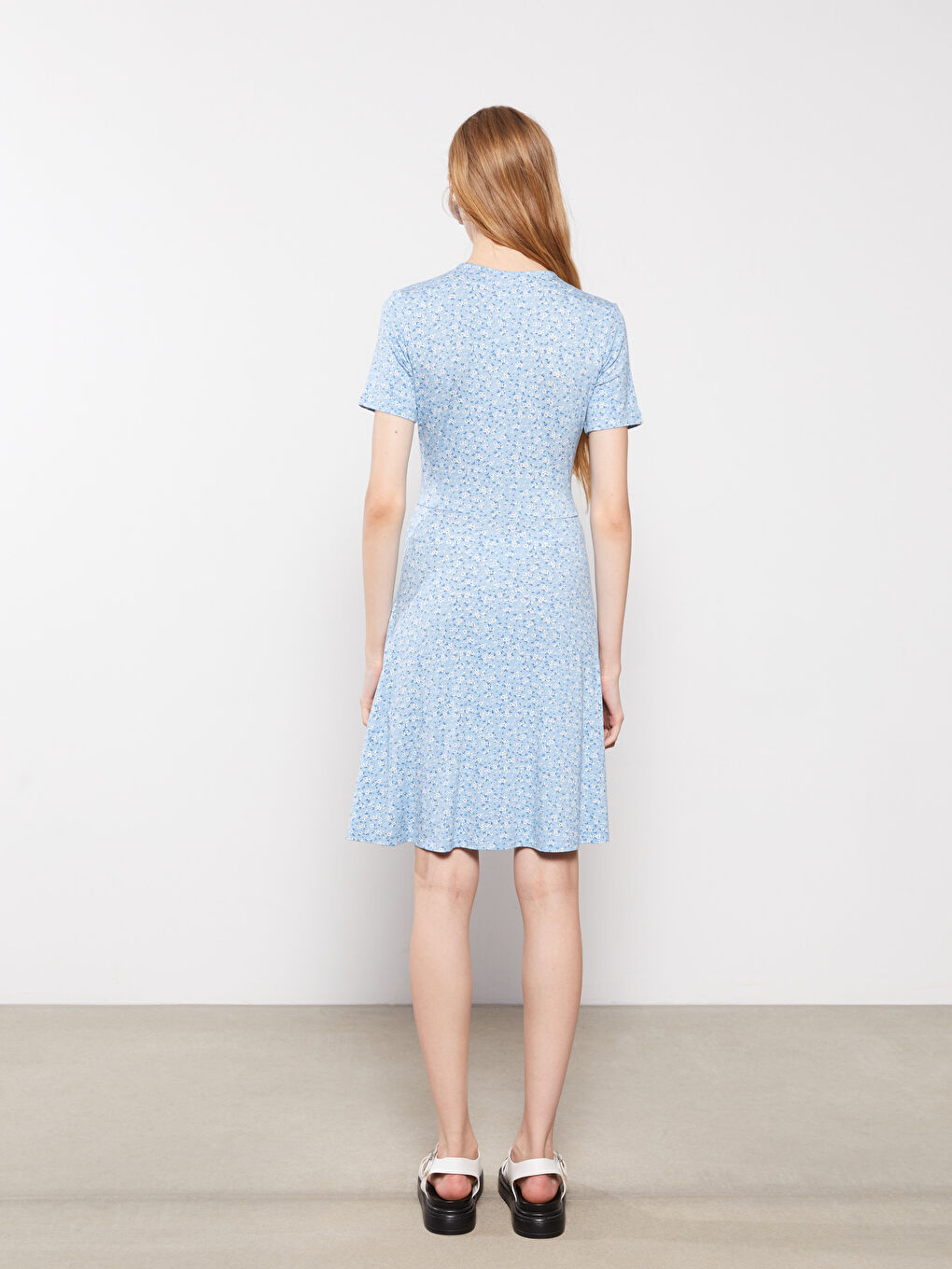 Mavi Kruvaze Yaka Çiçekli Kısa Kollu Kadın Elbise-4