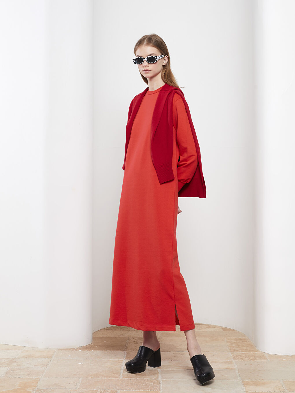 فستان كم طويل سادة بياقة دائرية للسيدات-1