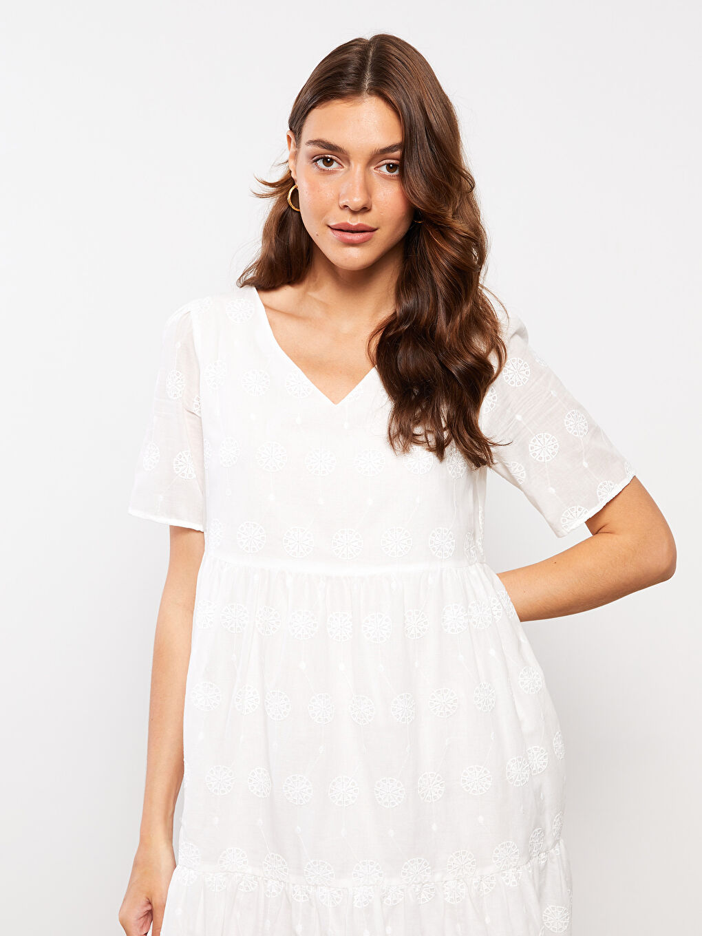 Ekru V Yaka Desenli Kısa Kollu Poplin Kadın Elbise-2