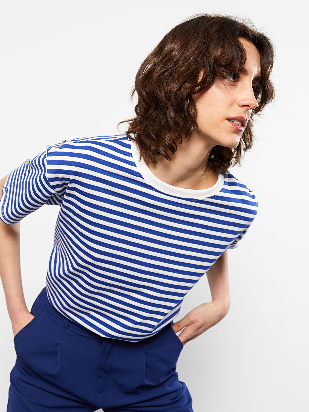 Tricou Femei cu Guler Rotund, Vărgat, Mânecă Scurtă-1