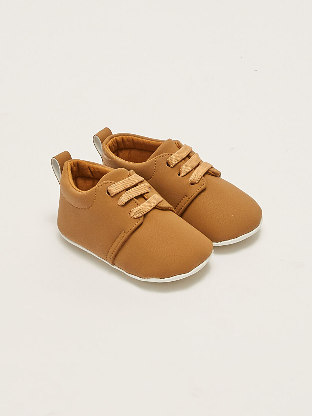 أحذية عربة أطفال للأولاد الرضع مبطنة بالقطن بأربطة