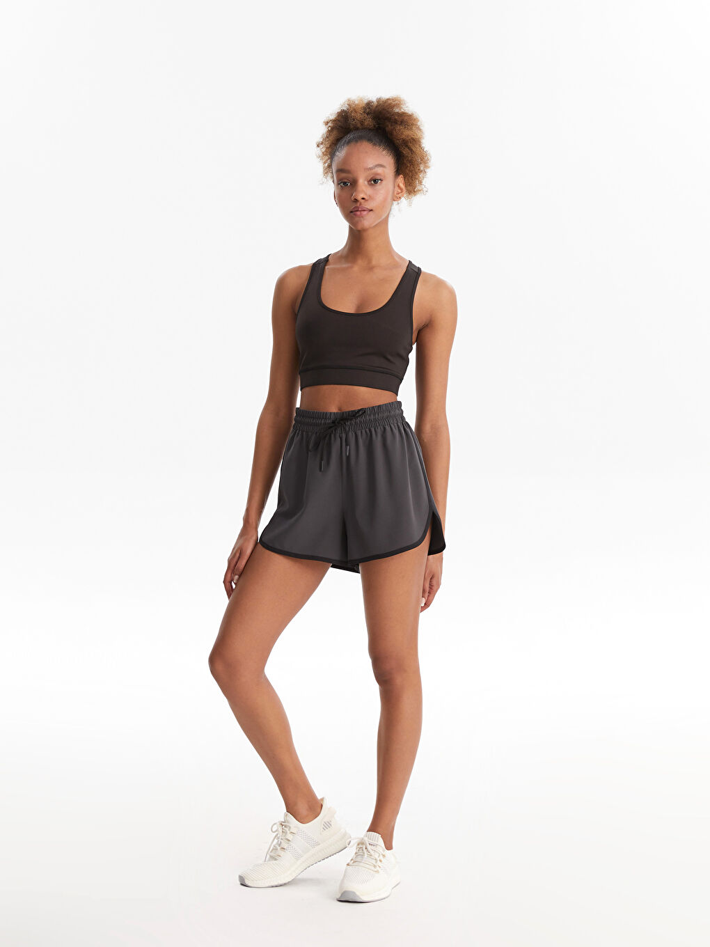 ქალებისთვის ელასტიური წელის უბრალო შორტები