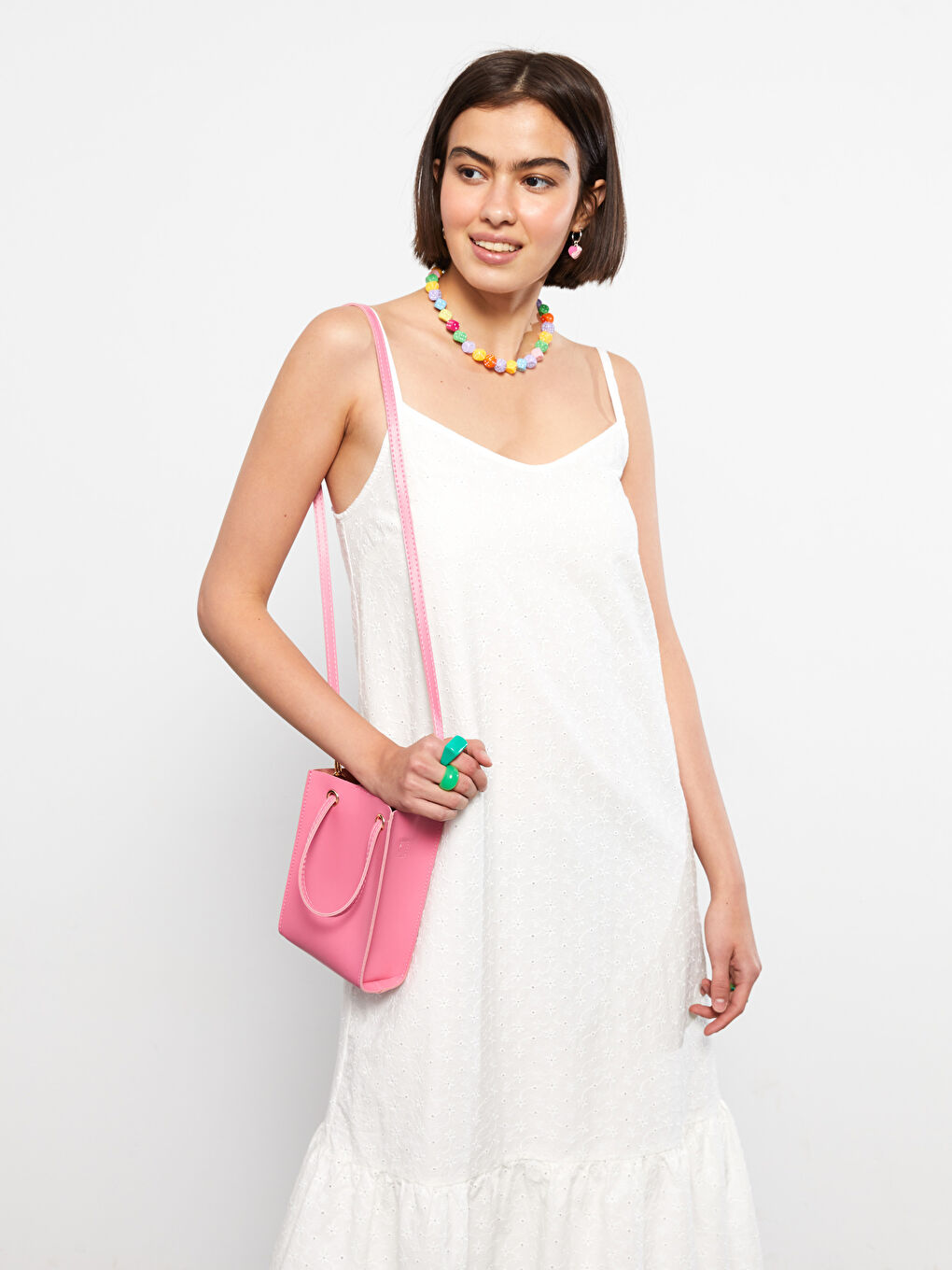 Beyaz Kalp Yaka Nakışlı Askılı Poplin Kadın Elbise-3