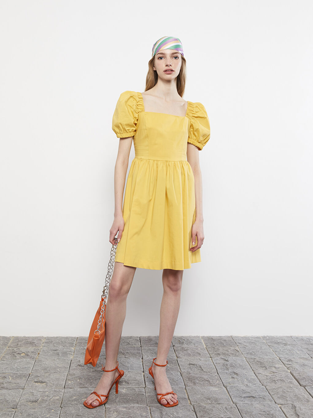 Sarı Kare Yaka Düz Balon Kollu A Kesim Poplin Kadın Elbise