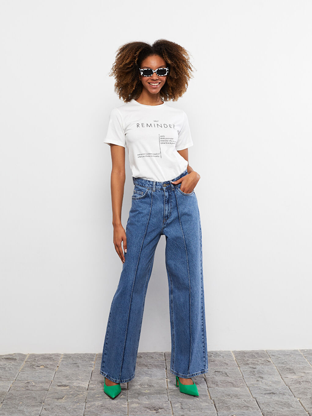 Ekru Bisiklet Yaka Yazı Baskılı Kısa Kollu Pamuklu Kadın Tişört