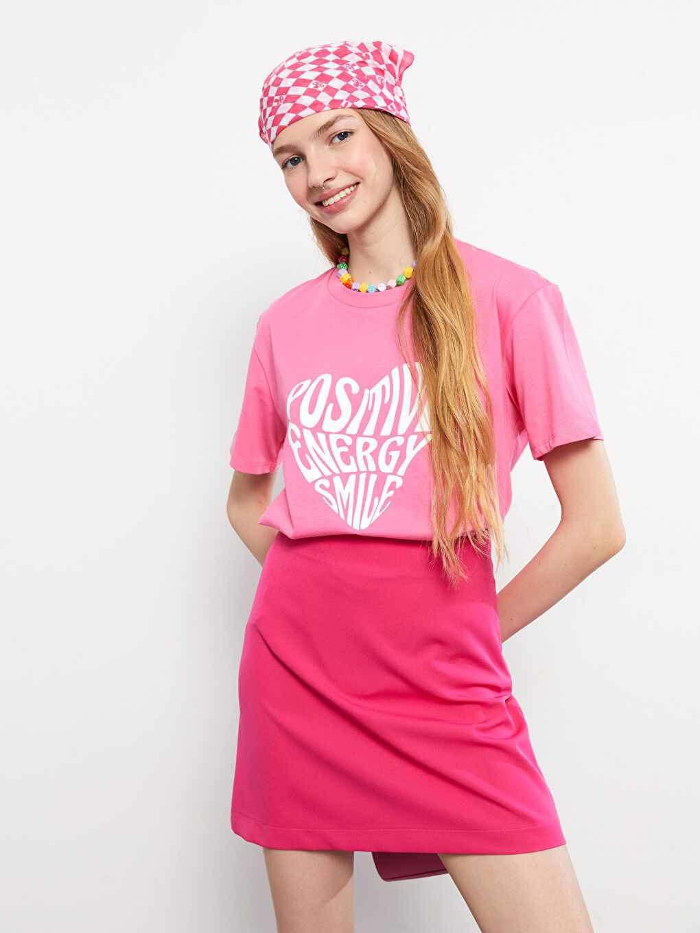 Pembe Bisiklet Yaka Kısa Kollu Pamuklu Kadın Tişört-1