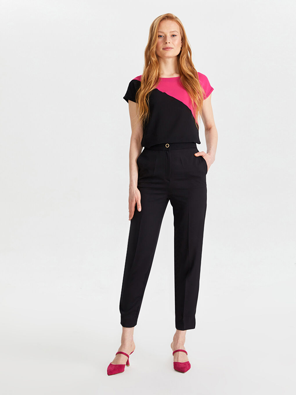 Siyah Kayık Yaka Renk Bloklu Kısa Kollu Kadın Tişört-4