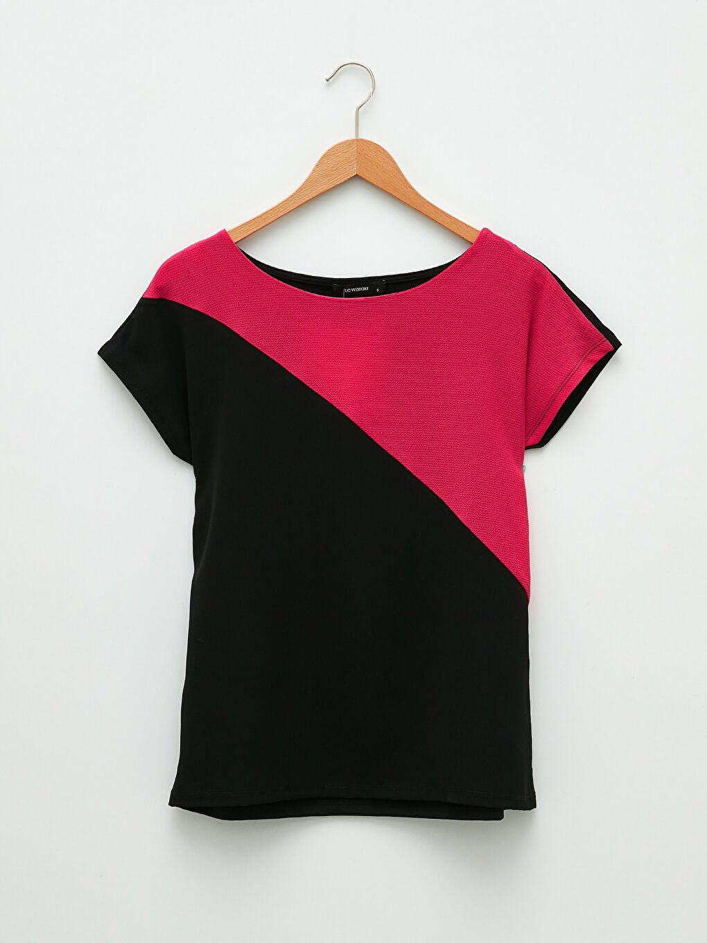 Siyah Kayık Yaka Renk Bloklu Kısa Kollu Kadın Tişört-6