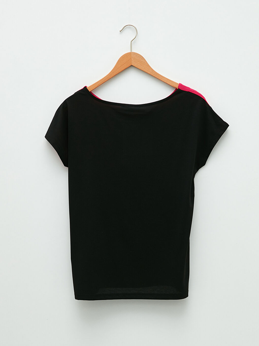 Siyah Kayık Yaka Renk Bloklu Kısa Kollu Kadın Tişört-7