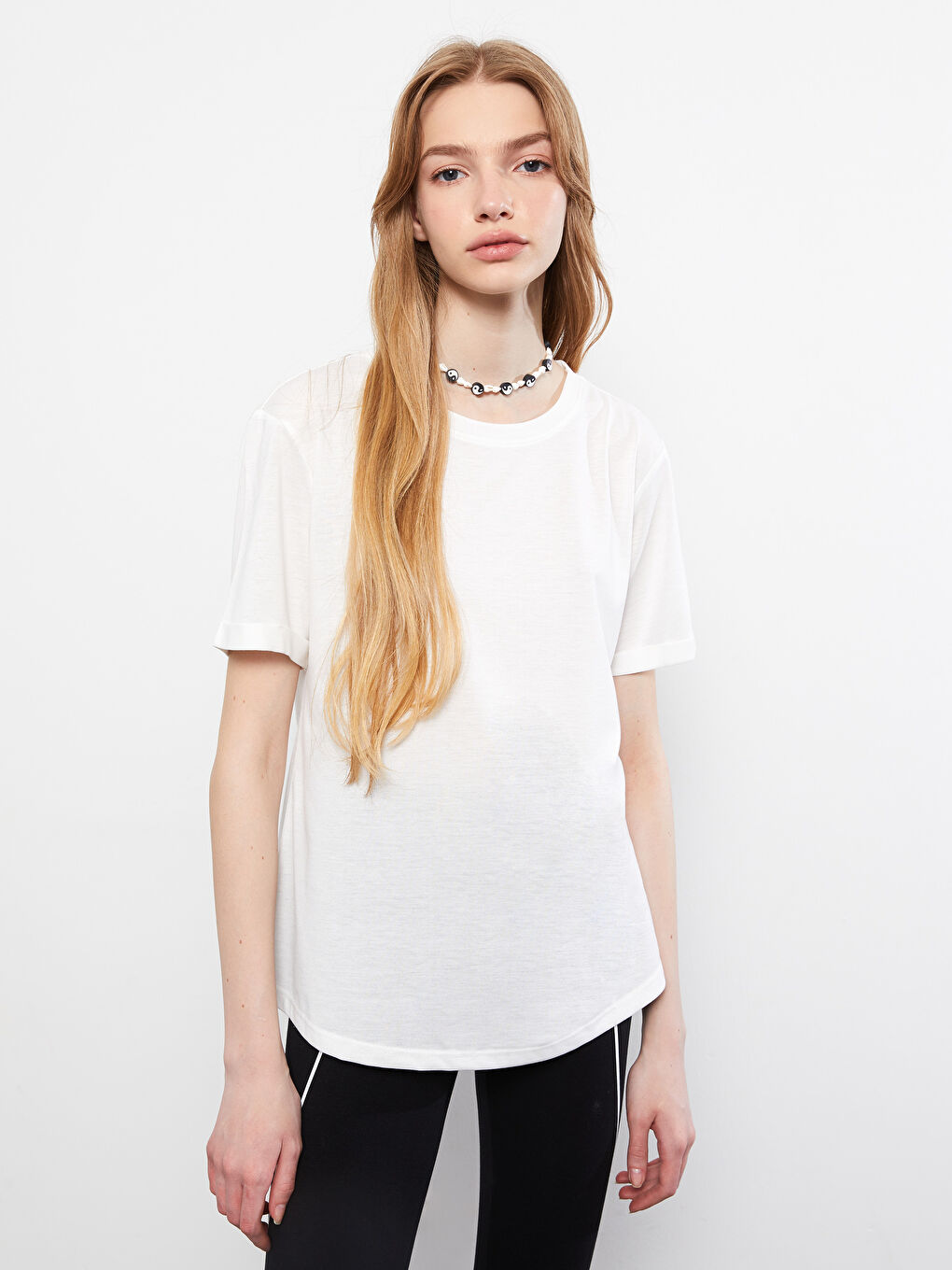 Ekru Bisiklet Yaka Düz Kısa Kollu Kadın Tişört-1
