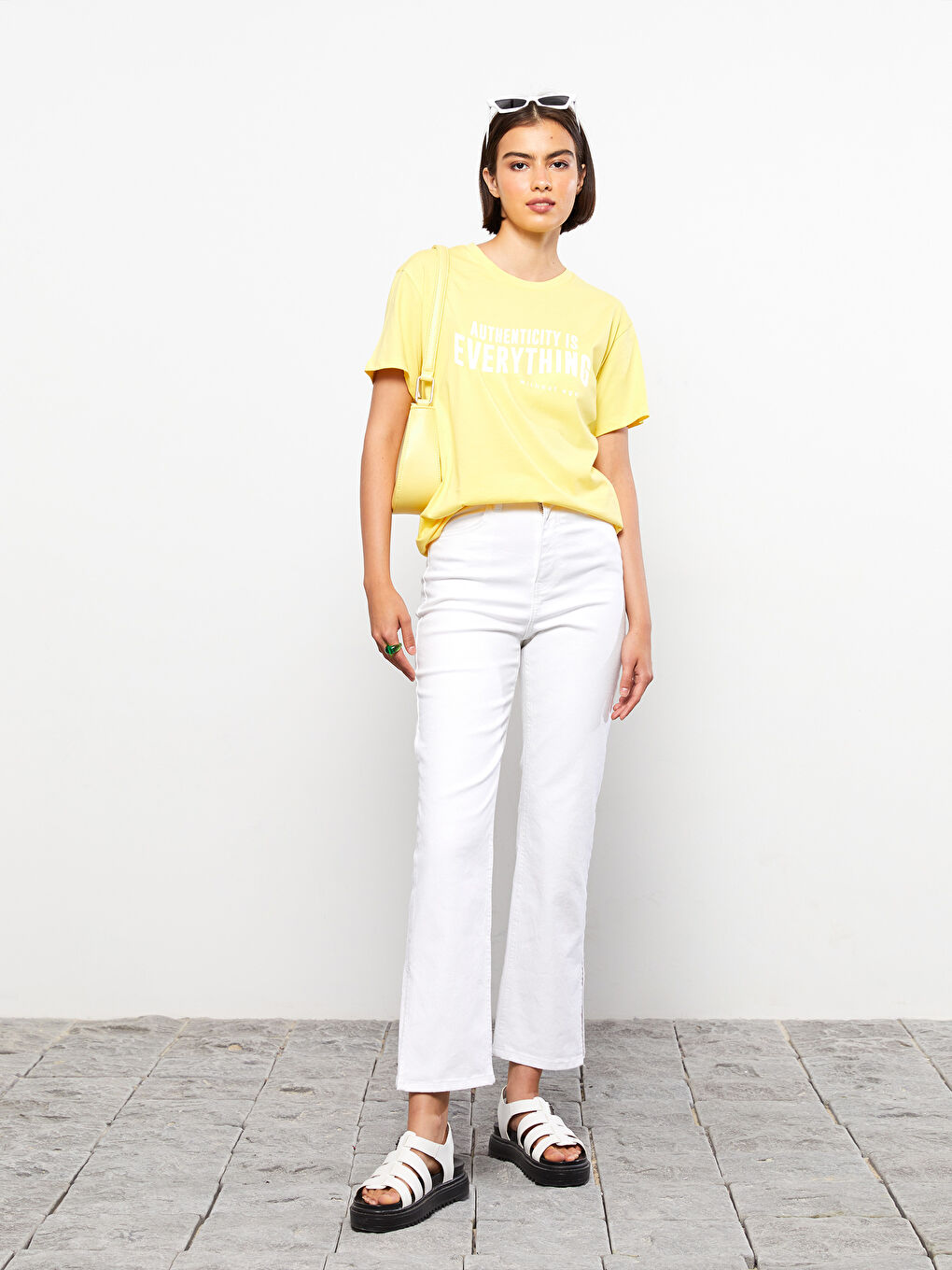 Sarı Bisiklet Yaka Baskılı Kısa Kollu Pamuklu Kadın Tişört