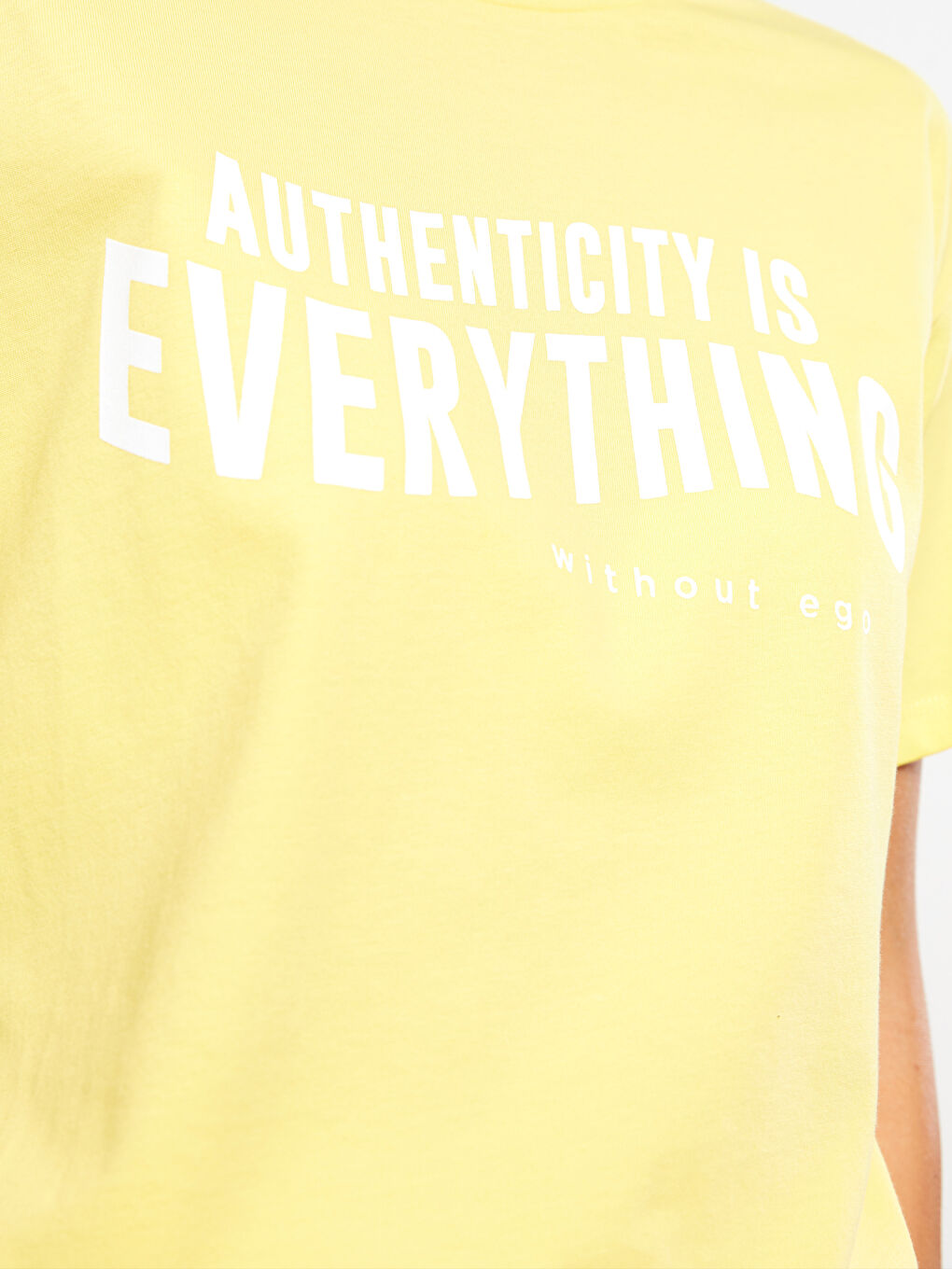 Sarı Bisiklet Yaka Baskılı Kısa Kollu Pamuklu Kadın Tişört-2