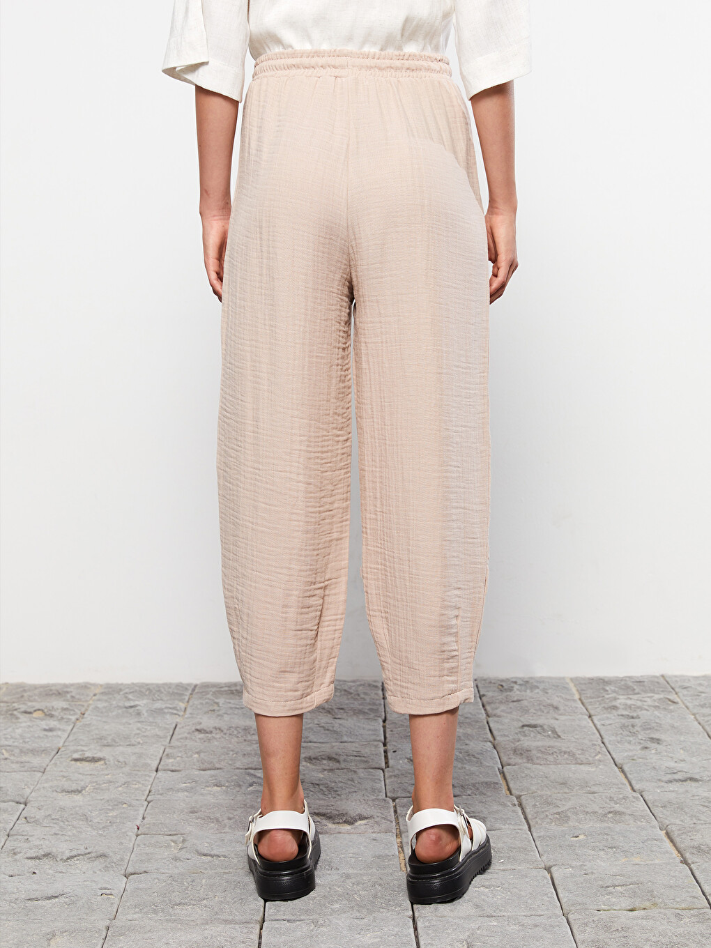 Elastic Waist Standard Fit Straight Muslin Women's Trousers-4