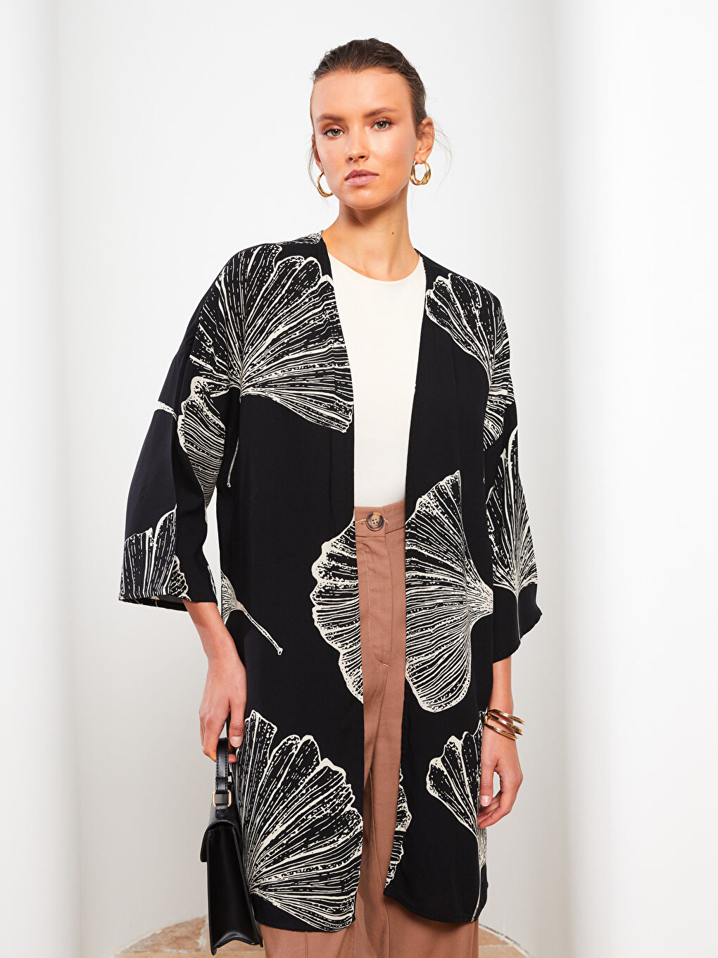 LCWAIKIKI Classic Siyah Şal Yaka Desenli Viskon Kadın Kimono - 3