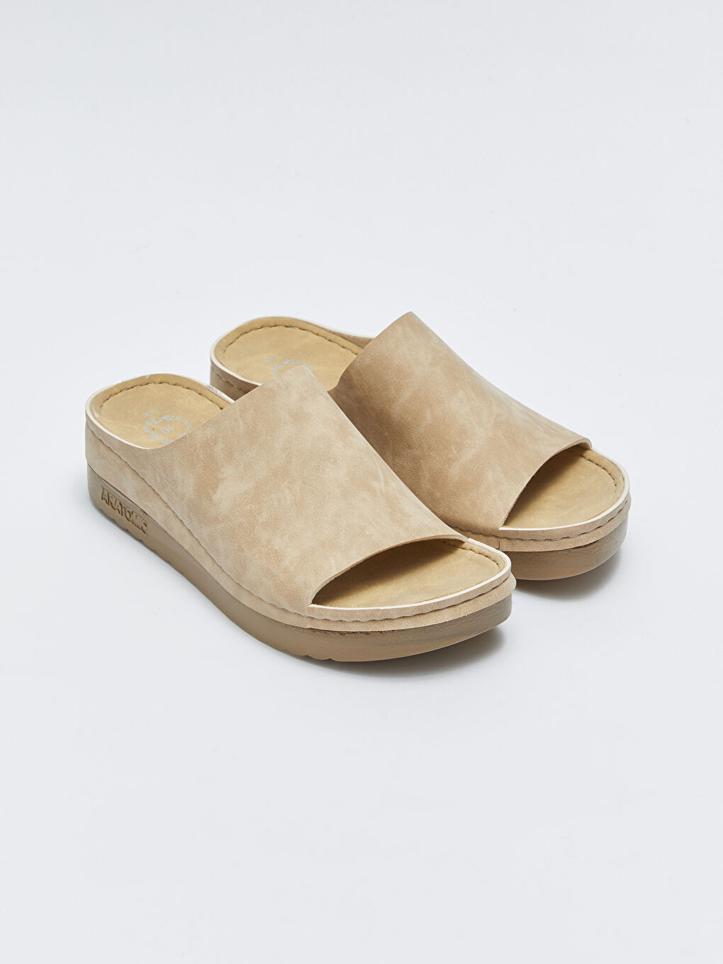 Bej Tek Bantlı Kalın Taban Kadın Terlik