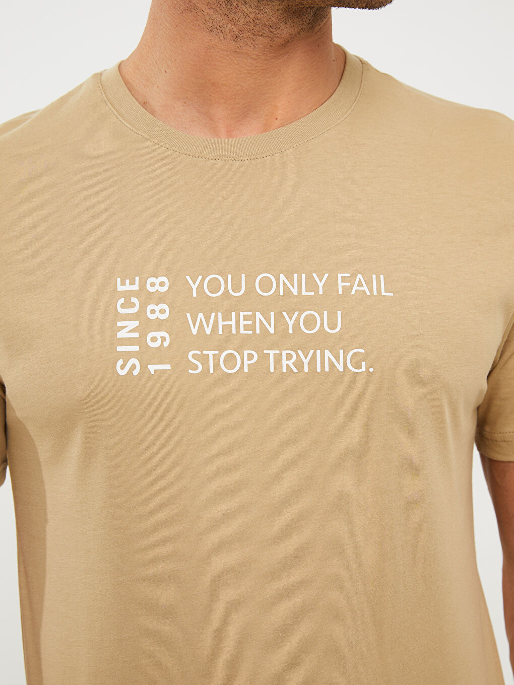 Haki Bisiklet Yaka Kısa Kollu Baskılı Penye Erkek Tişört-3