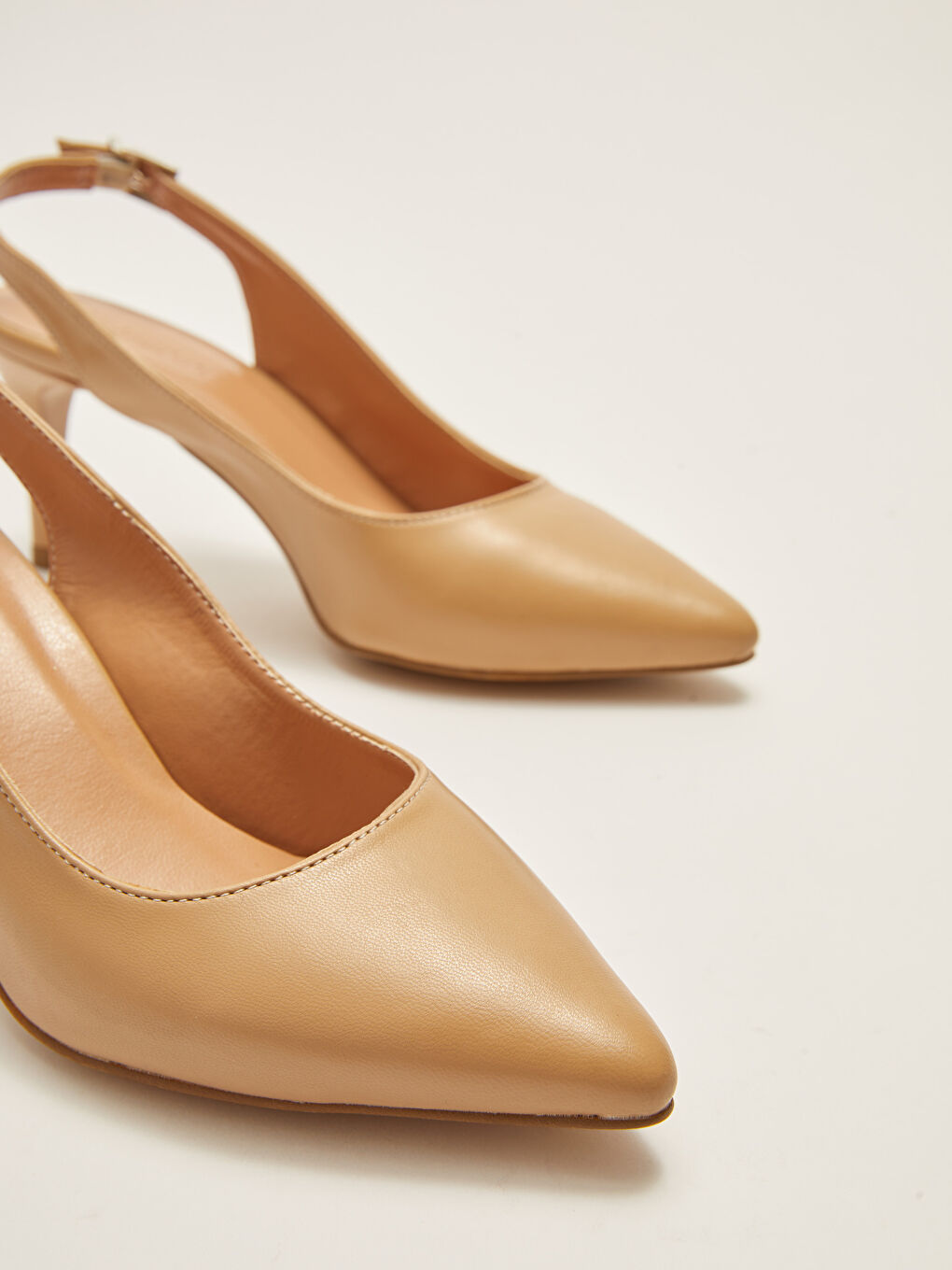 Bej Tokalı Kadın Sivri Burun Topuklu Ayakkabı-2