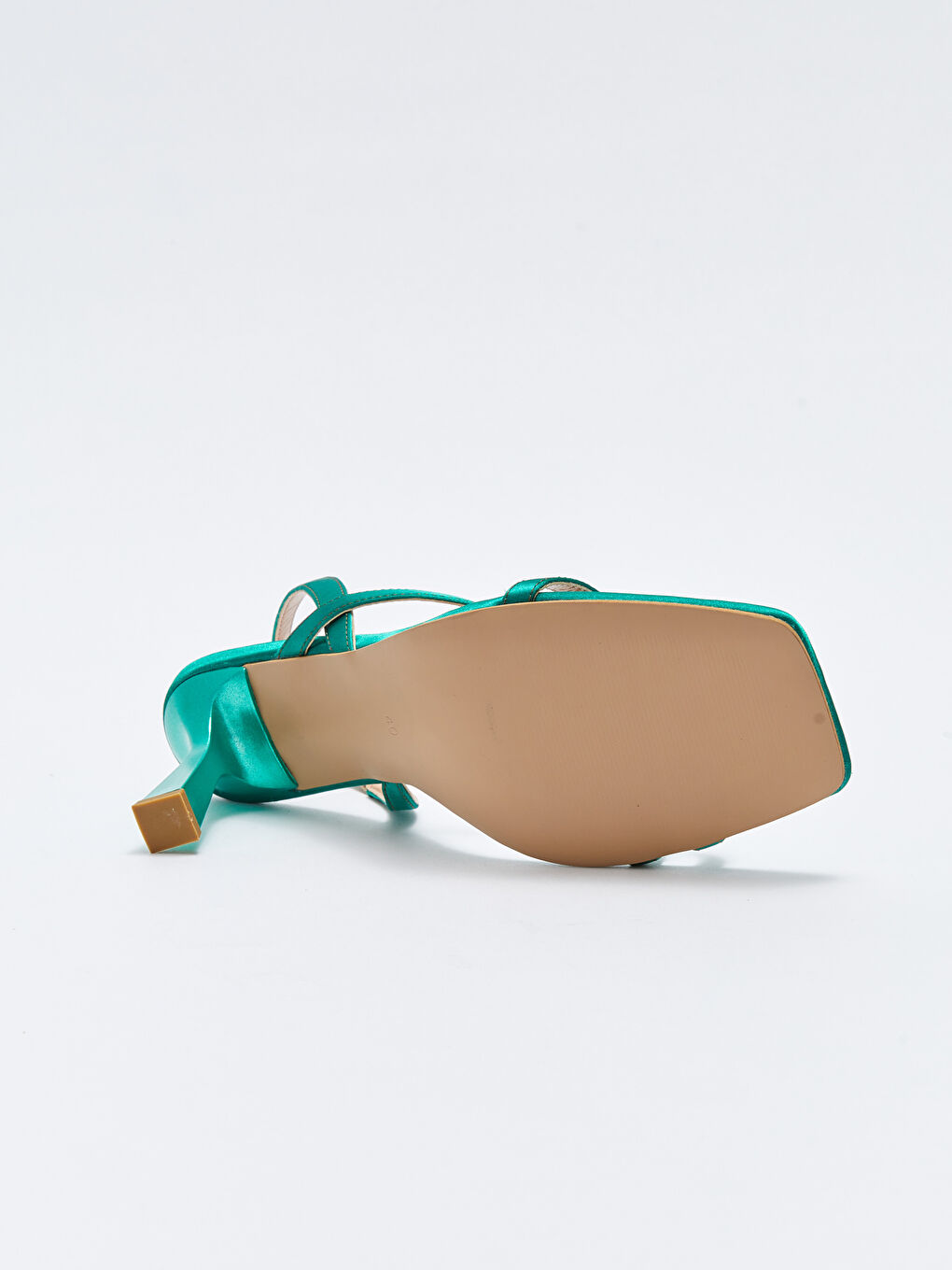 Сатенени Обувки на Висок Ток с Кръстосани Каишки за Жени-3