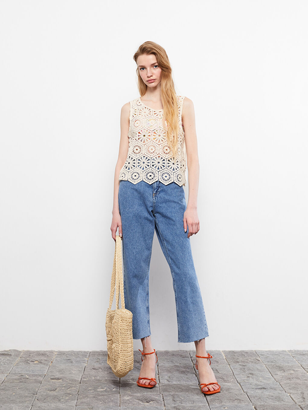 Bej Bisiklet Yaka Dantelli Kadın Kroşe Bluz-1