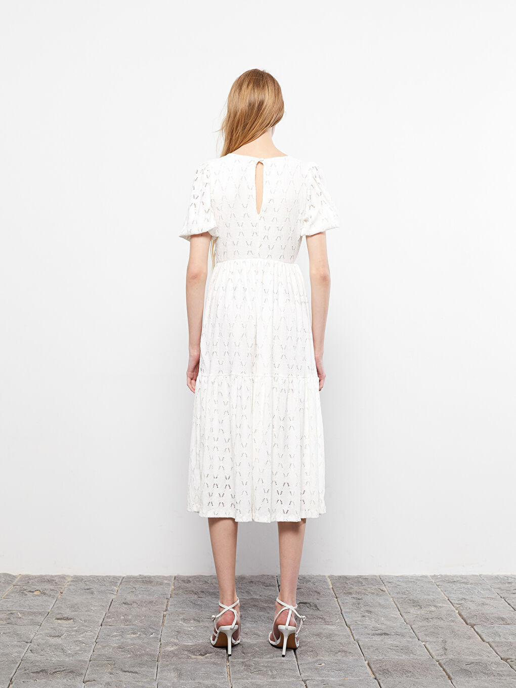 Beyaz Bisiklet Yaka Dantelli Kısa Kollu Kadın Elbise-5