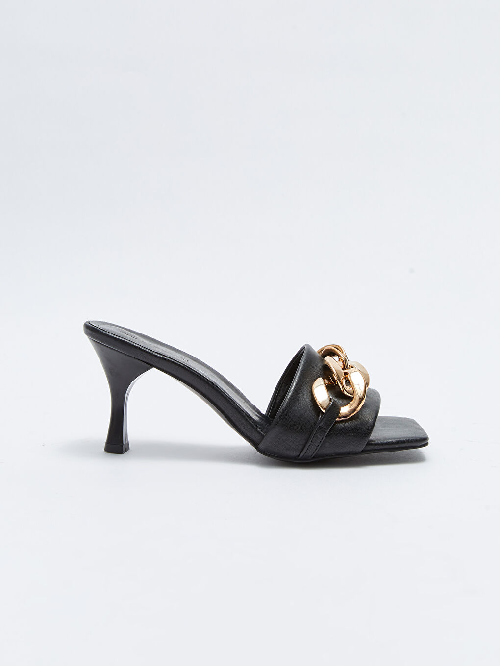 Siyah Tek Bantlı Zincir Detaylı Topuklu Kadın Terlik-1