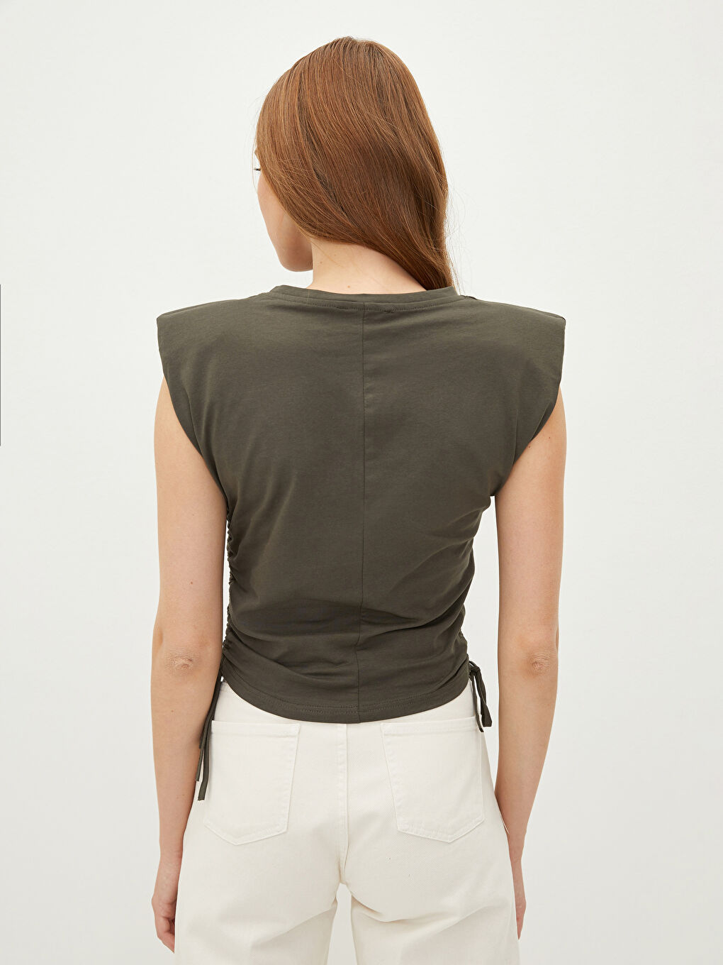 Haki Bisiklet Yaka Düz Vatka Detaylı Kolsuz Pamuklu Kadın Tişört-4