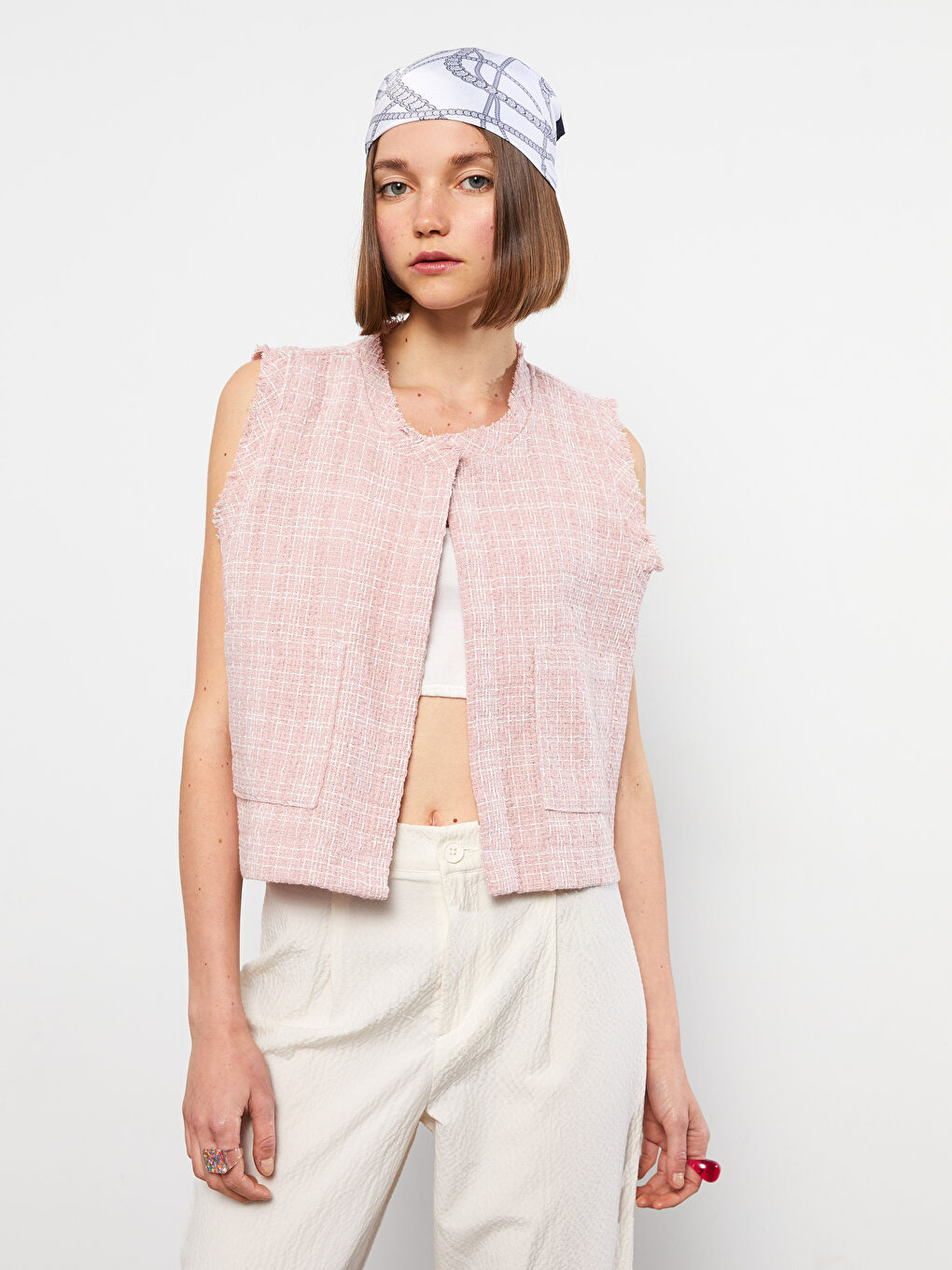 Pembe Bisiklet Yaka Kendinden Desenli Kolsuz Gabardin Kadın Bluz