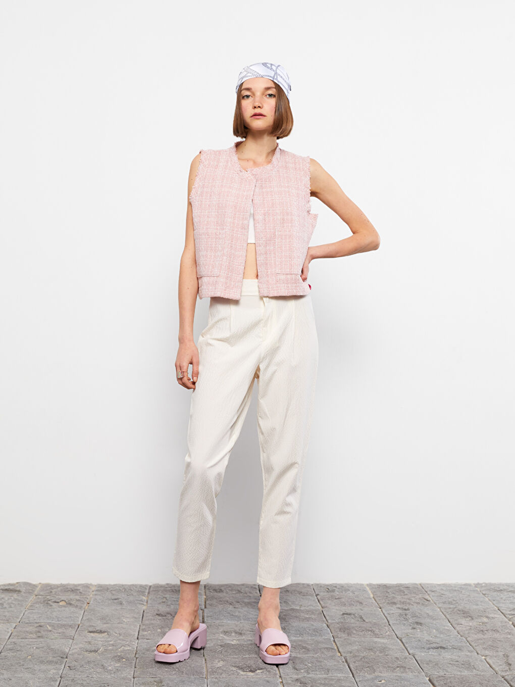 Pembe Bisiklet Yaka Kendinden Desenli Kolsuz Gabardin Kadın Bluz-2