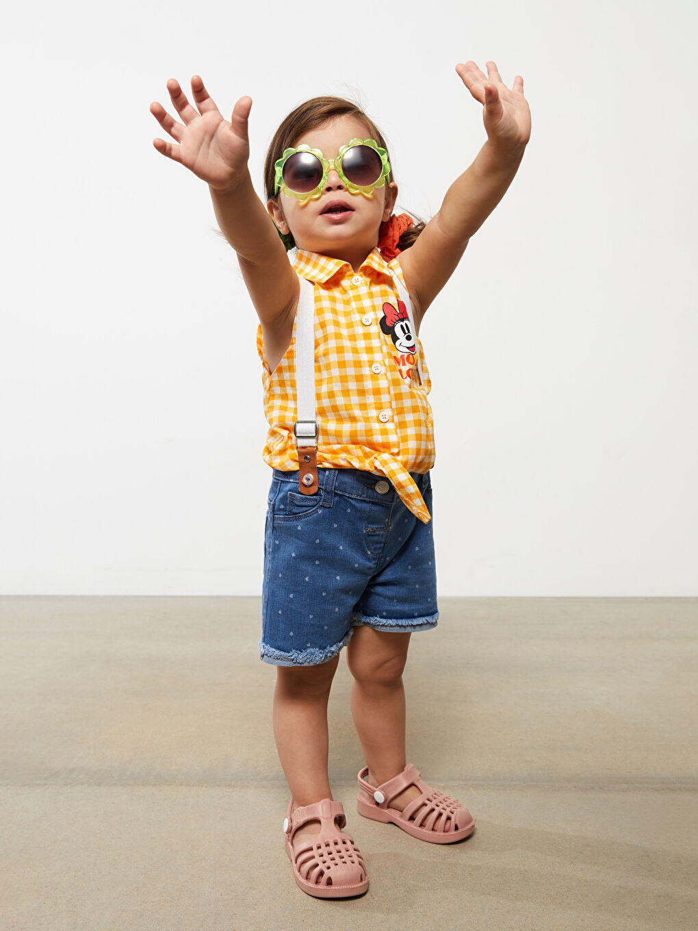 LCW baby Printed Baby Girl Jean Shorts and Suspenders 2-Pack Set -S2JO68Z1-507