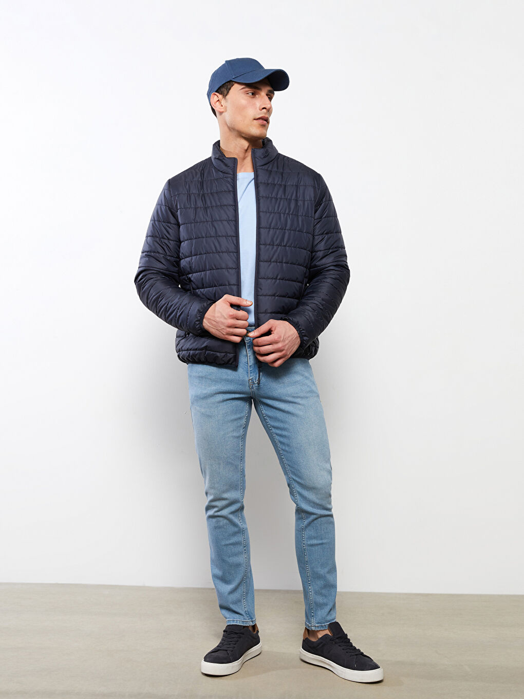 Lacivert Standart Kalıp Dik Yaka Erkek Şişme Mont-1