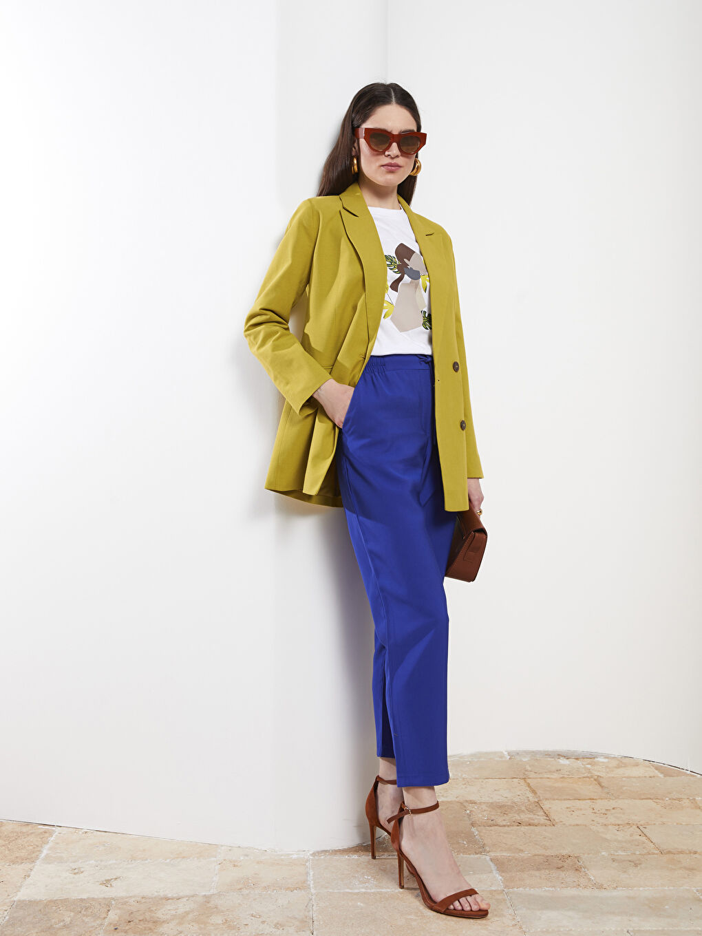 Elastic Waist Comfortable Fit Straight Pocket Women's Trousers Detailed-1