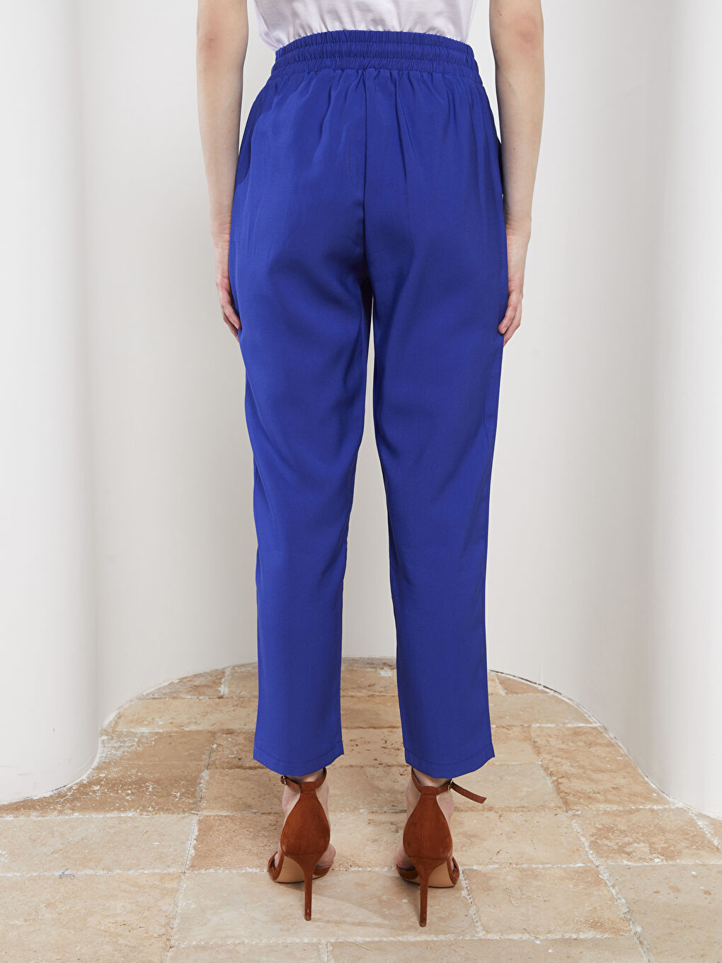 Elastic Waist Comfortable Fit Straight Pocket Women's Trousers Detailed-4