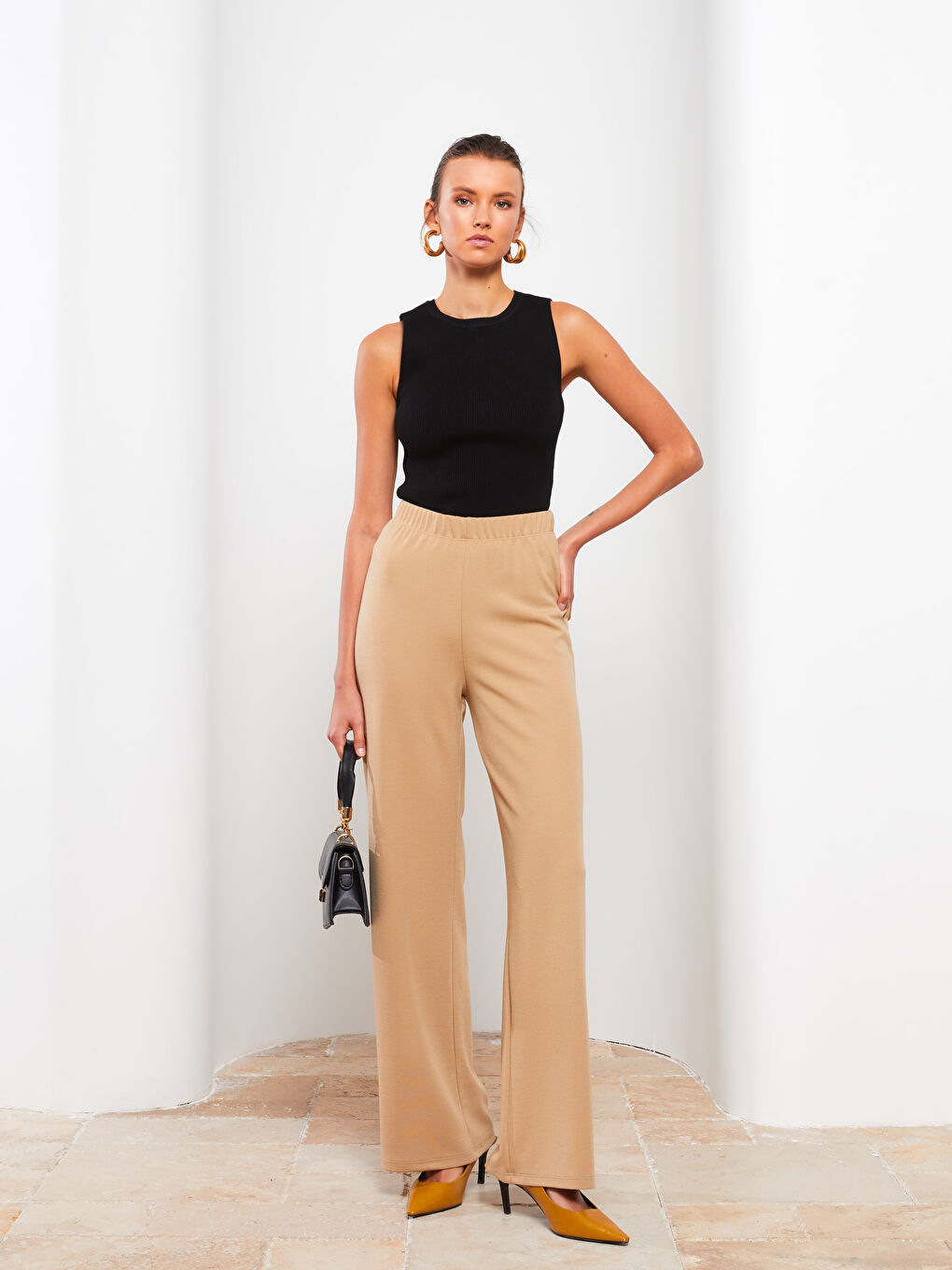 Bej Kadın Beli Lastikli Düz Eşofman Altı