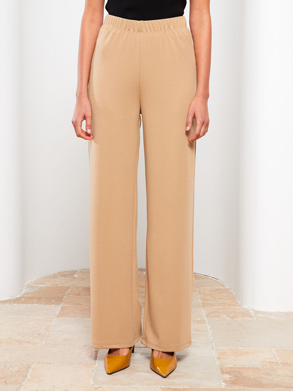 Bej Kadın Beli Lastikli Düz Eşofman Altı-4