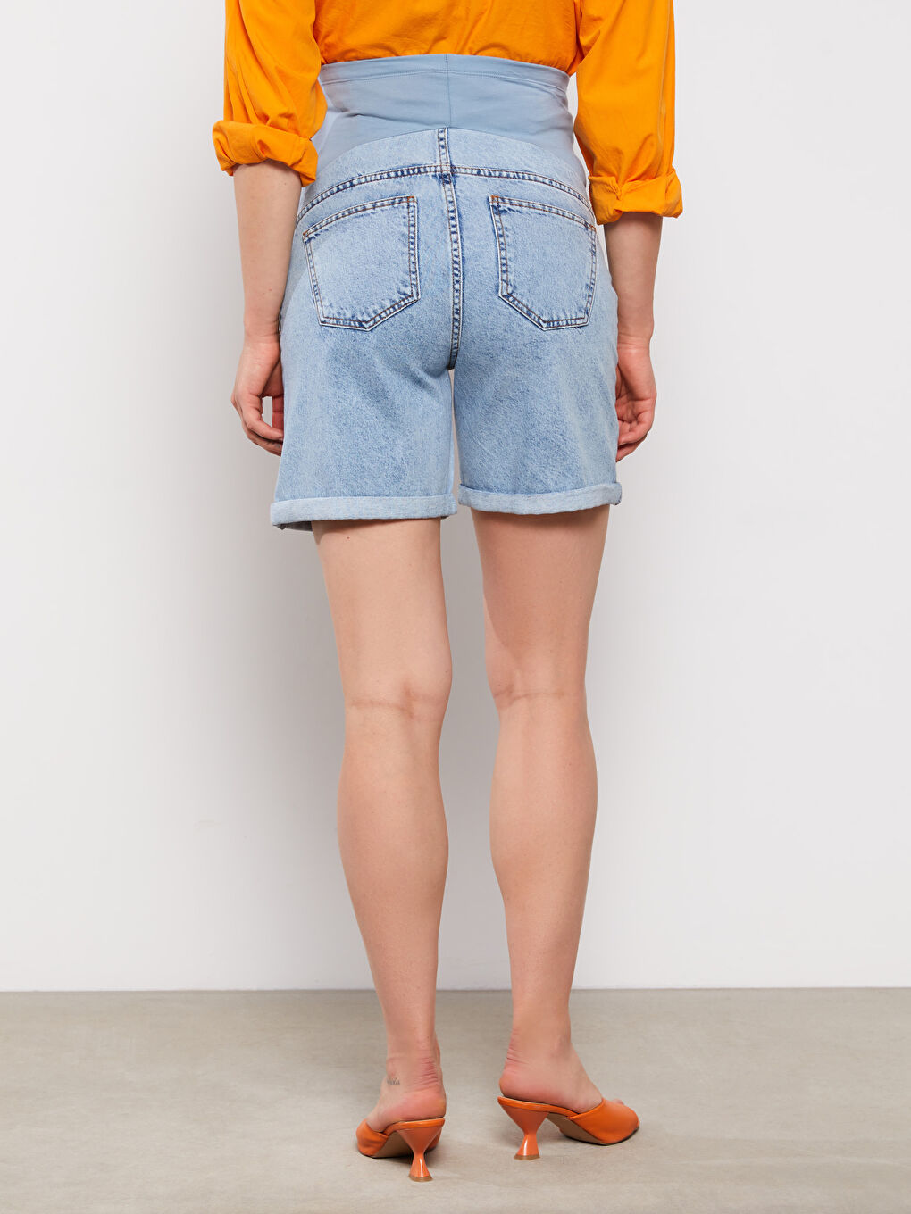 Umstands-Jeansshorts mit Bauchband, normaler Passform, schlichtem Design und Taschen-4