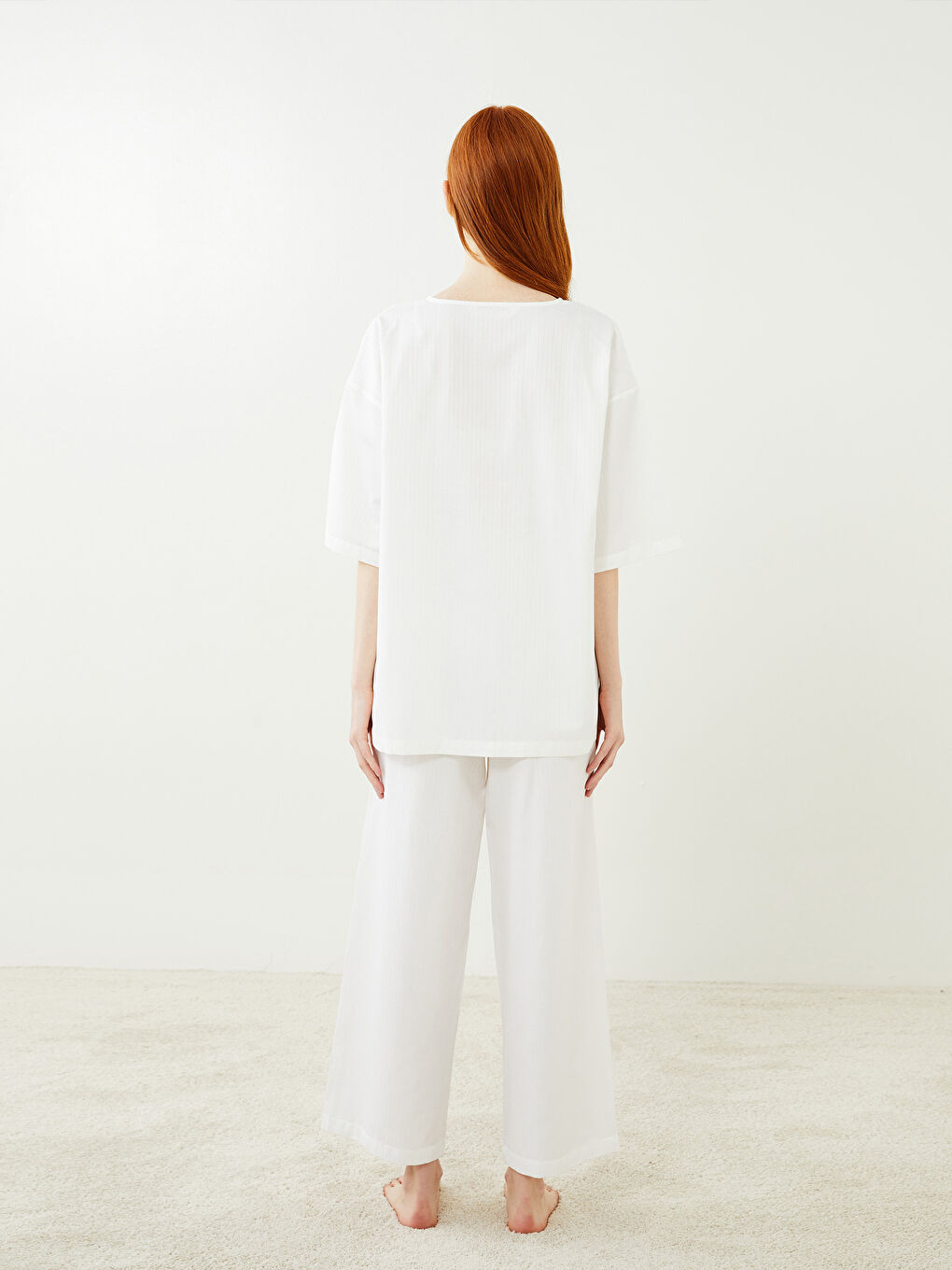 LCW DREAM Ensemble de pyjama pour Femmes à Rayures, Manches Courtes, Encolure en V, en Popeline-3