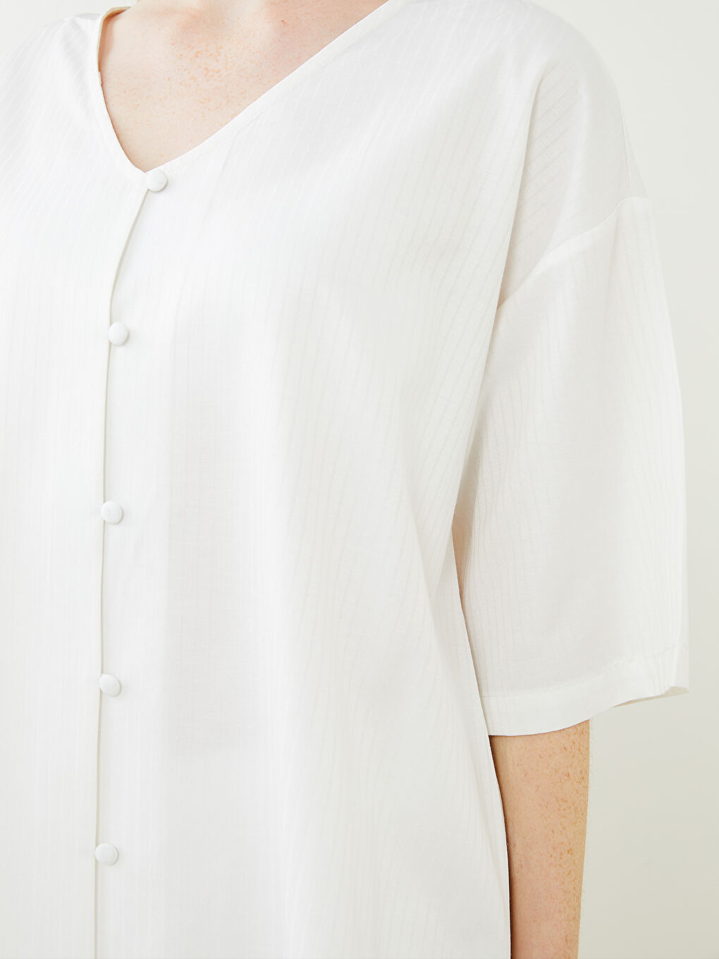 LCW DREAM Ensemble de pyjama pour Femmes à Rayures, Manches Courtes, Encolure en V, en Popeline-4