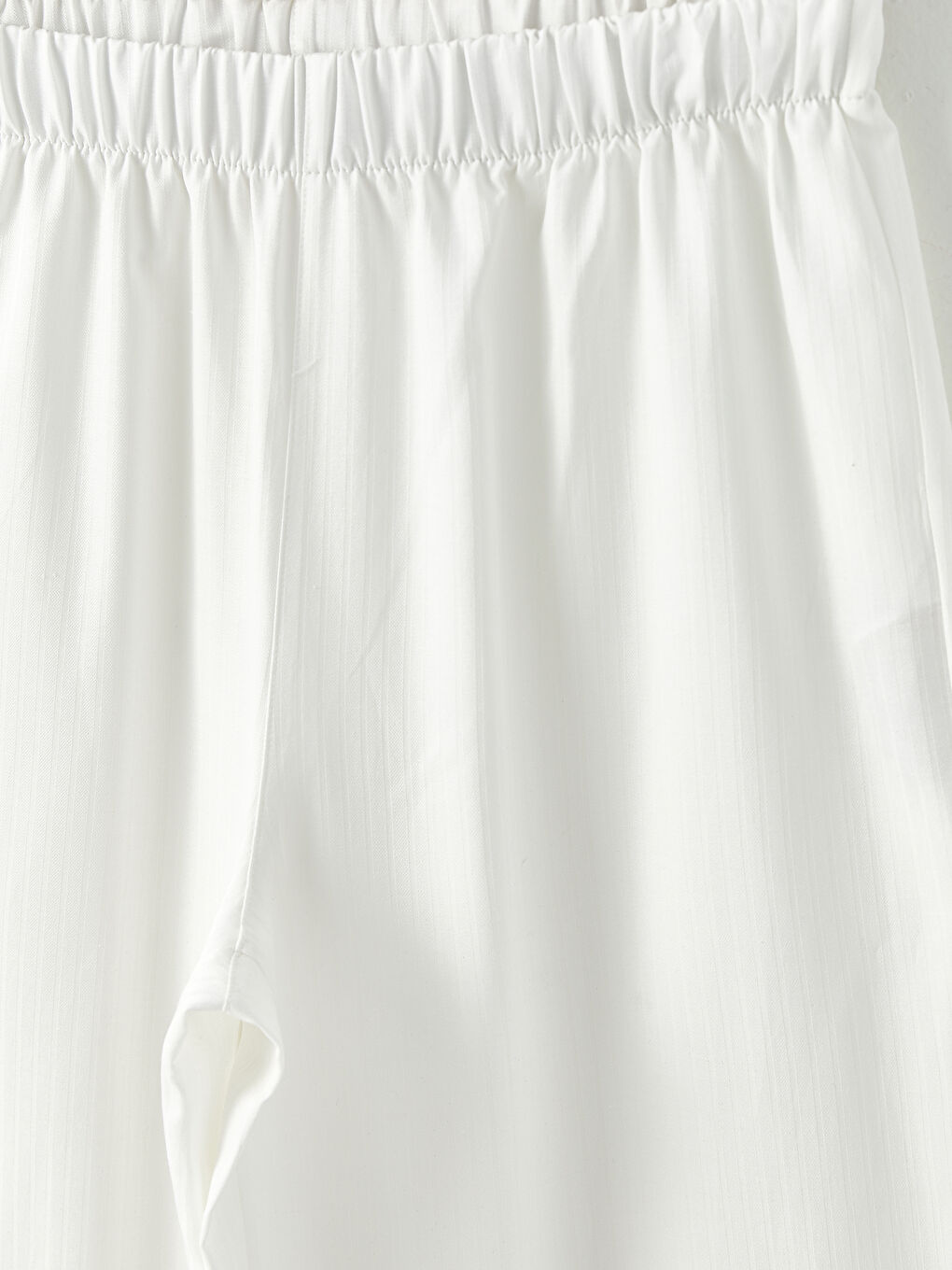 LCW DREAM Ensemble de pyjama pour Femmes à Rayures, Manches Courtes, Encolure en V, en Popeline-8