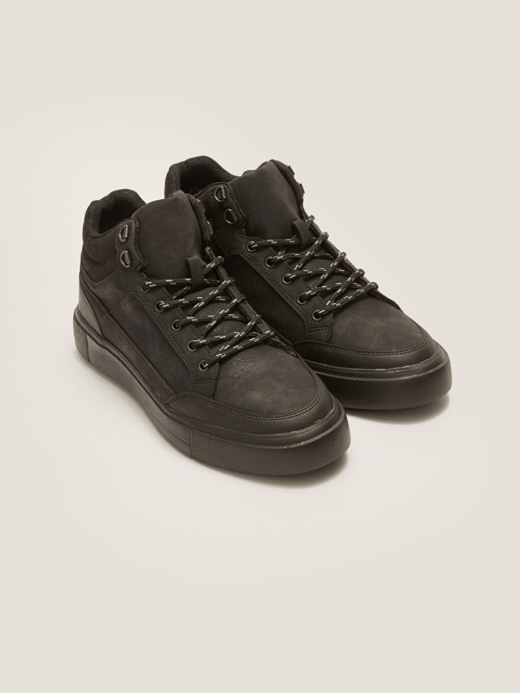 Siyah Bağcıklı Erkek Bilek Boy Spor Ayakkabı