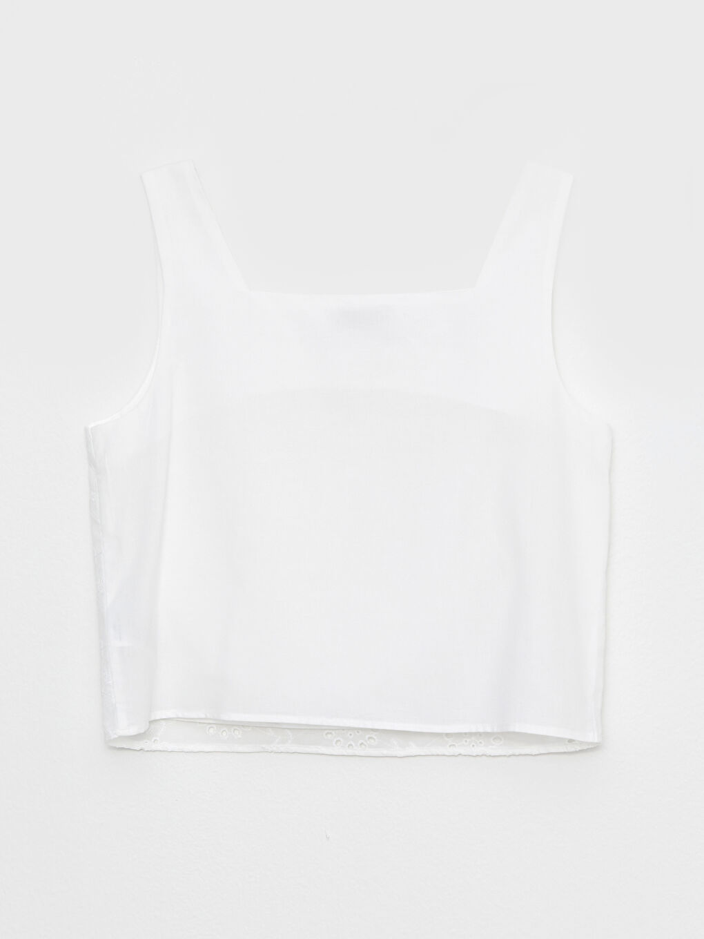 Beyaz Kadın Kare Yaka Nakışlı Kolsuz Bluz-1