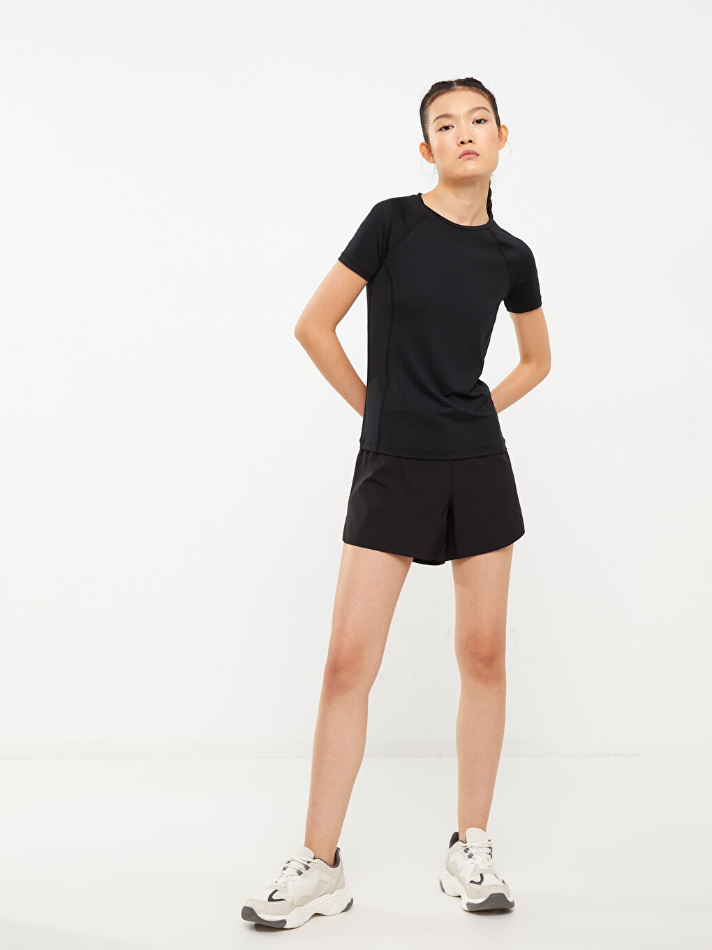 Siyah Bisiklet Yaka Baskılı Kısa Kollu Kadın Outdoor Tişört