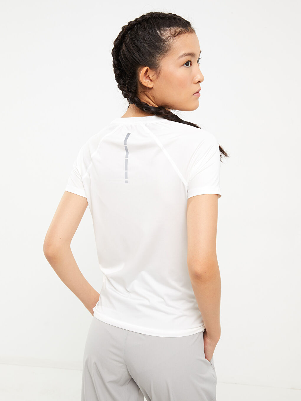 Beyaz Bisiklet Yaka Baskılı Kısa Kollu Kadın Outdoor Tişört-3