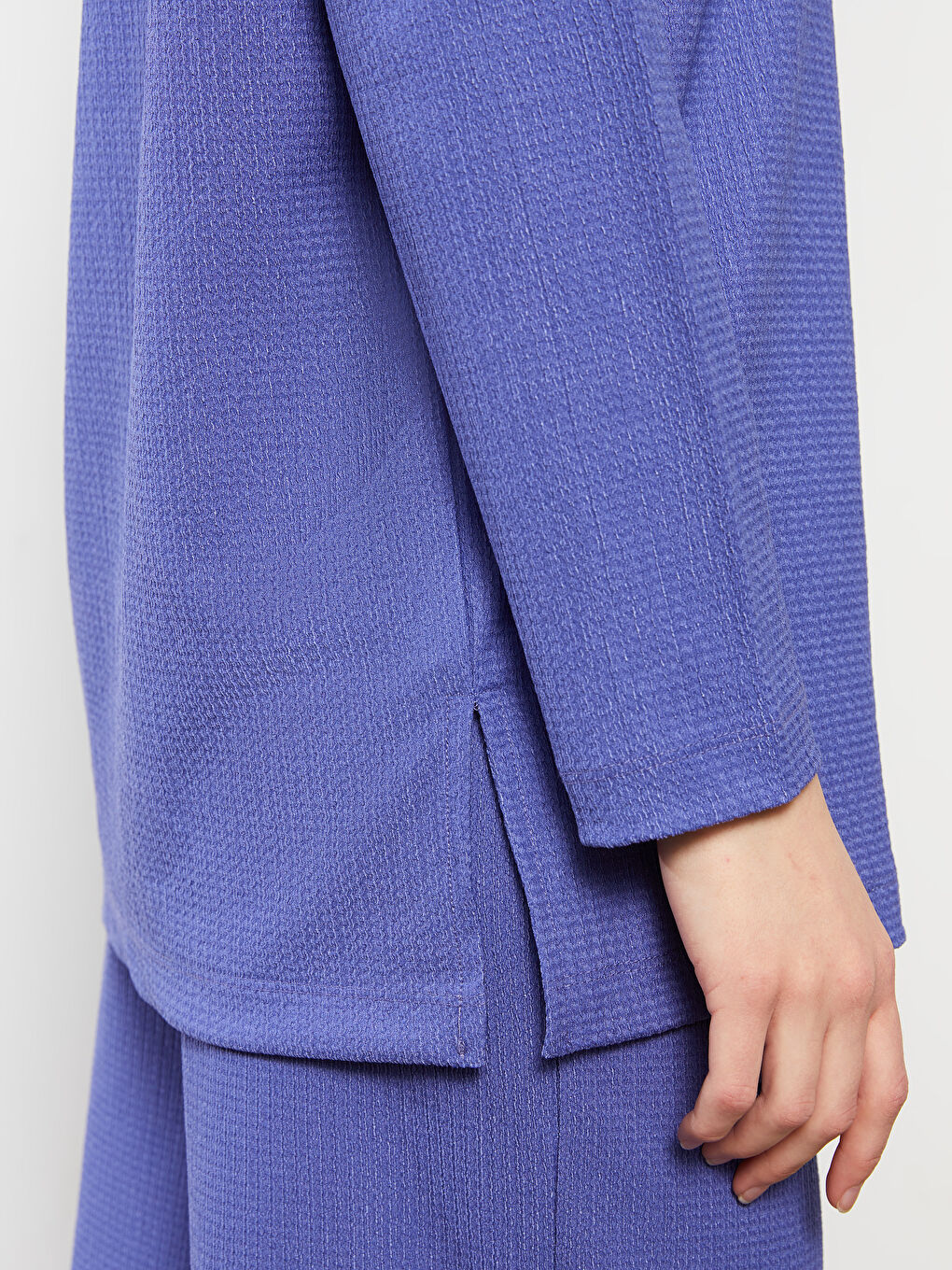 تونيك نسائي طويل الأكمام مستقيم بياقة قمعية من الكريب-3