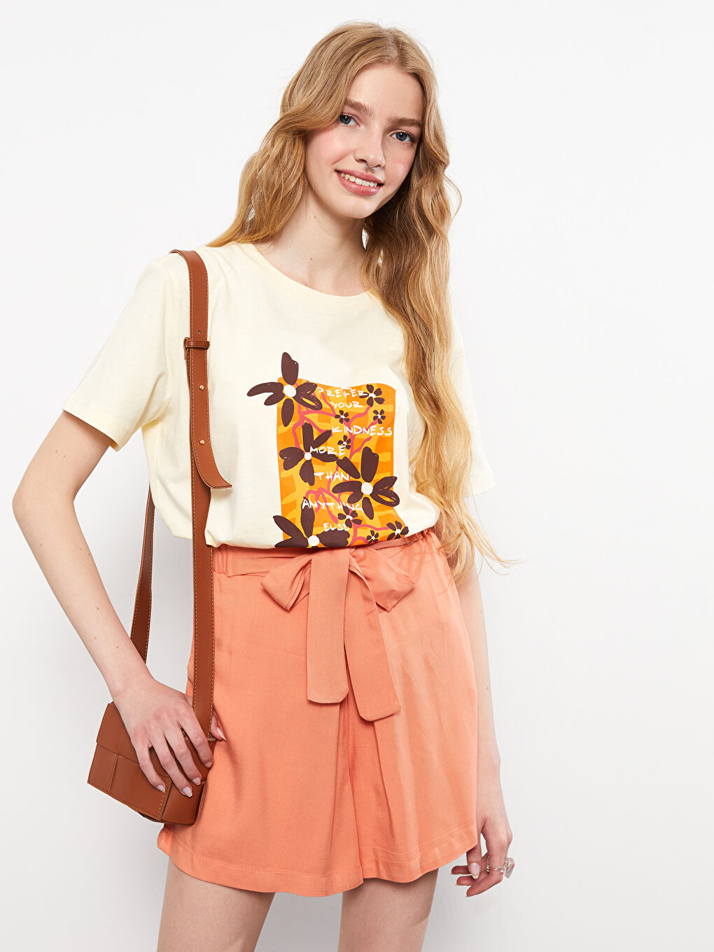 Turuncu Beli Lastikli Rahat Kalıp Düz Poplin Kadın Şort-1